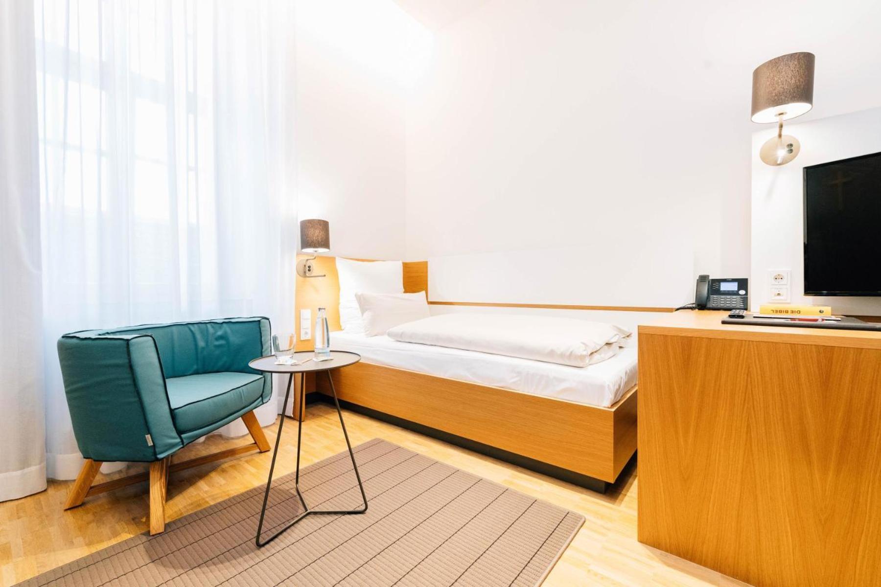 Bildungs- Und Tagungshaus Liborianum Hotel Paderborn Buitenkant foto